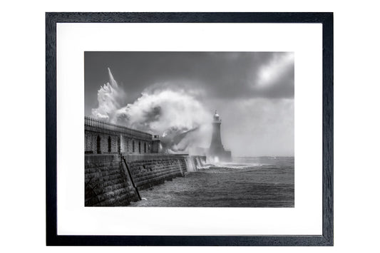 Tynemouth North Pier Waves